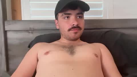 Snapshot of hunterbentleyy chatting on September 17, 9:27 pm Hunter online show from September 17, 9:27 pm