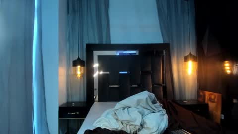 hunterheat_ online show from December 18, 12:12 pm