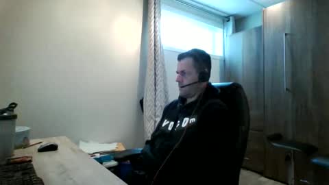 hurley7890 online show from April 2, 2:58 pm