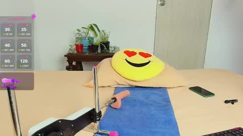 Snapshot of hyun_malee chatting on March 1, 12:12 pm K Brandon online show from March 1, 12:12 pm