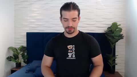 Ian Davis online show from January 8, 7:56 pm