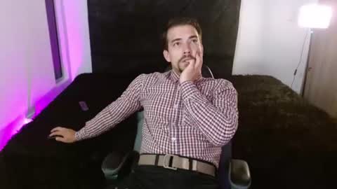 Ian Davis online show from July 11, 10:12 pm