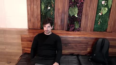 Ian Davis online show from October 4, 11:48 am