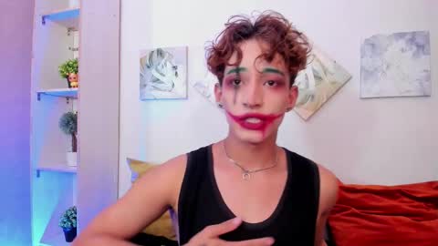 ian  online show from October 31, 5:09 am