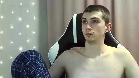 MAX online show from January 29, 7:00 pm