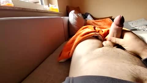 ichbinnotgeil00719971 online show from October 19, 12:30 pm