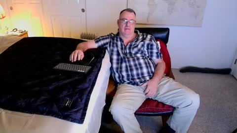 Snapshot of icihristopher chatting on October 2, 4:11 pm Christopher online show from October 2, 4:11 pm