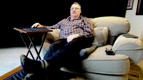 Snapshot of icihristopher chatting on February 15, 12:27 am Christopher online show from February 15, 12:27 am