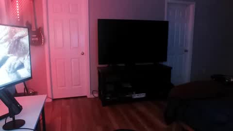 Snapshot of icy_ivy chatting on February 9, 10:31 am Ivan online show from February 9, 10:31 am