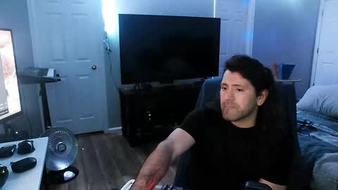 Snapshot of icy_ivy chatting on December 27, 6:35 am Ivan online show from December 27, 6:35 am