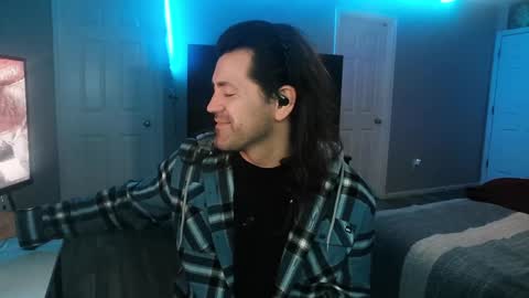 Snapshot of icy_ivy chatting on January 12, 7:43 am Ivan online show from January 12, 7:43 am