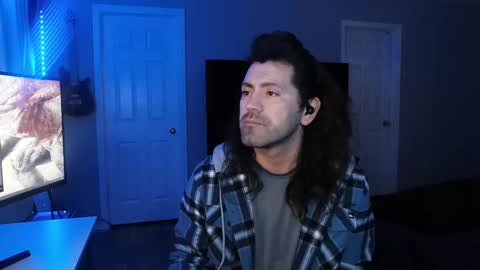 Snapshot of icy_ivy chatting on February 14, 12:36 pm Ivan online show from February 14, 12:36 pm