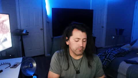 Snapshot of icy_ivy chatting on January 2, 6:18 am Ivan online show from January 2, 6:18 am