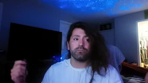 Snapshot of icy_ivy chatting on December 18, 5:37 am Ivan online show from December 18, 5:37 am