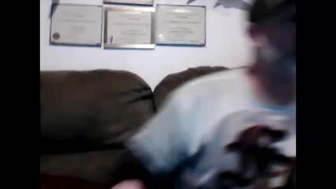 Snapshot of idkwhyidothis348732 chatting on February 24, 1:13 am idkwhyidothis348732 online show from February 24, 1:13 am