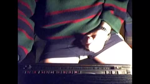 ikissuuuu online show from March 30, 3:02 pm