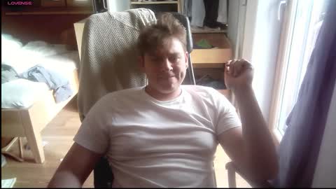 Snapshot of iloveyoutoo2000 chatting on October 22, 12:53 pm iloveyoutoo2000 online show from October 22, 12:53 pm