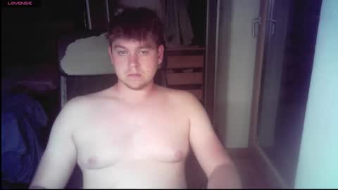 Snapshot of iloveyoutoo2000 chatting on September 10, 7:56 pm iloveyoutoo2000 online show from September 10, 7:56 pm