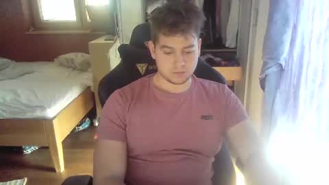 Snapshot of iloveyoutoo2000 chatting on January 25, 12:26 pm iloveyoutoo2000 online show from January 25, 12:26 pm