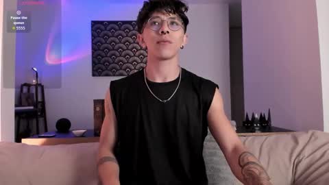 IM  THOMAS online show from December 14, 5:36 am