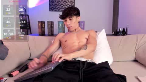 IM  THOMAS online show from November 28, 12:03 am