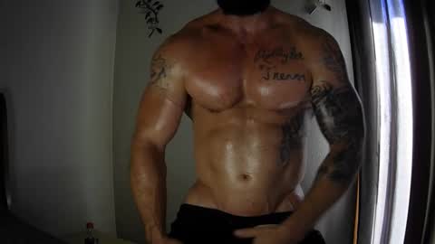 Snapshot of imnewherelollol chatting on September 30, 3:04 pm Majordadbod101 online show from September 30, 3:04 pm