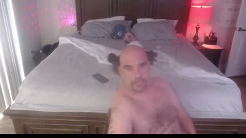 I use to be imeverythingandnothing online show from December 25, 6:52 pm