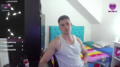 incubus_couple1 online show from December 6, 1:51 am