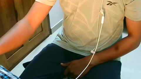 Inglorious Hairy Uncut online show from January 25, 7:28 pm