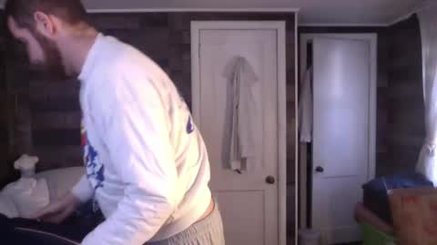 Snapshot of inmybackyard chatting on January 4, 6:19 pm InMyBackyard online show from January 4, 6:19 pm