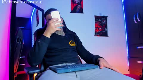 Snapshot of insolemnia chatting on January 7, 4:20 am Brayan Chavez online show from January 7, 4:20 am