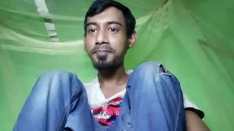 interne8famous online show from January 9, 7:30 pm