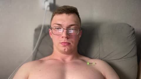 Snapshot of iron__chapman chatting on October 17, 9:30 pm Iron online show from October 17, 9:30 pm