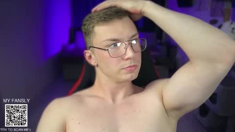 Snapshot of iron__chapman chatting on October 22, 9:18 pm Iron online show from October 22, 9:18 pm