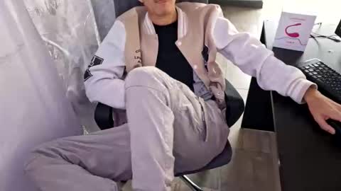 Isaac online show from October 16, 4:42 am