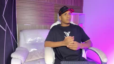 Snapshot of isaacblack_ chatting on September 14, 4:47 am IsaacBlack  online show from September 14, 4:47 am