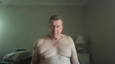 island625103 online show from July 25, 9:44 pm