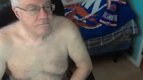 islesman22 online show from April 13, 10:38 am