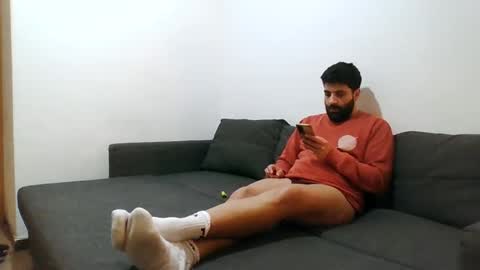 italianboybcn online show from December 26, 8:28 am