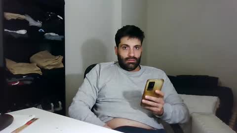 italianboybcn online show from January 17, 10:55 am