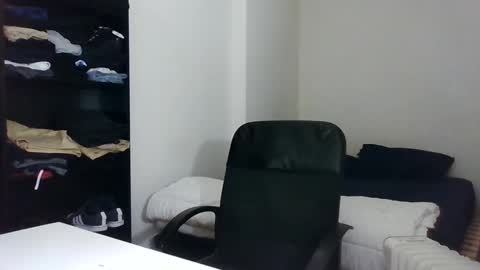 italianboybcn online show from January 15, 6:40 pm