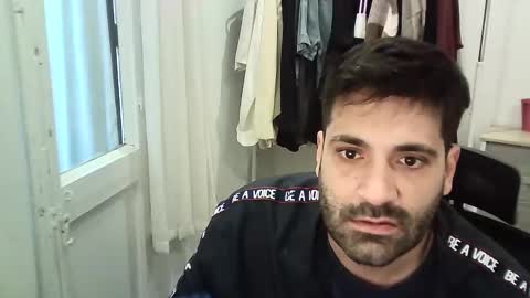 italianboybcn online show from November 7, 7:56 am