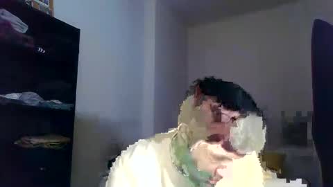 italianboybcn online show from February 1, 8:18 am