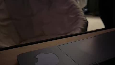 italianstlln515 online show from January 19, 3:31 am