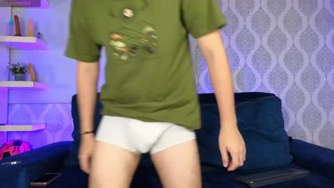 Ithan and Friends online show from December 24, 2:32 am