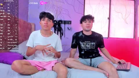 Ithan and Friends online show from December 15, 7:42 pm