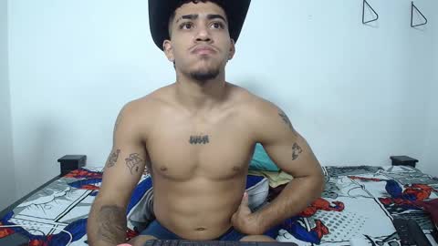 izaack online show from September 19, 6:36 am