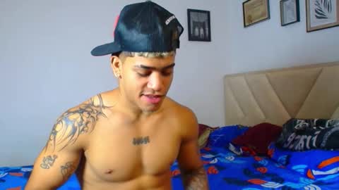 izaack online show from February 1, 11:09 am