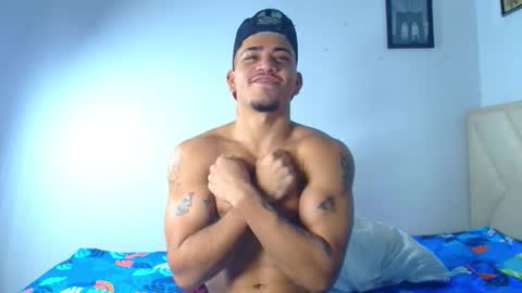 izaack online show from December 4, 10:50 pm