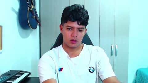 Izan online show from December 15, 3:53 pm